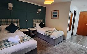 MacDonald Hotel&Cabins